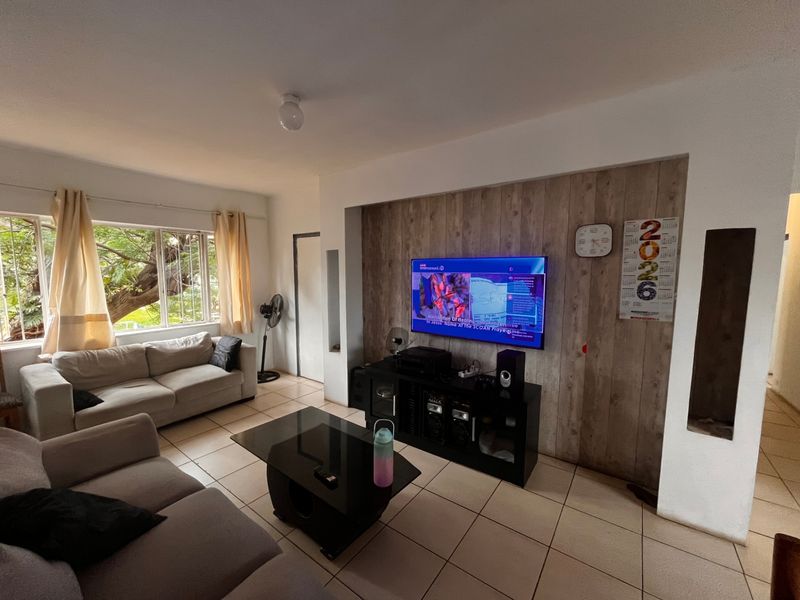 Apartment For Sale In Durban - Photo 2