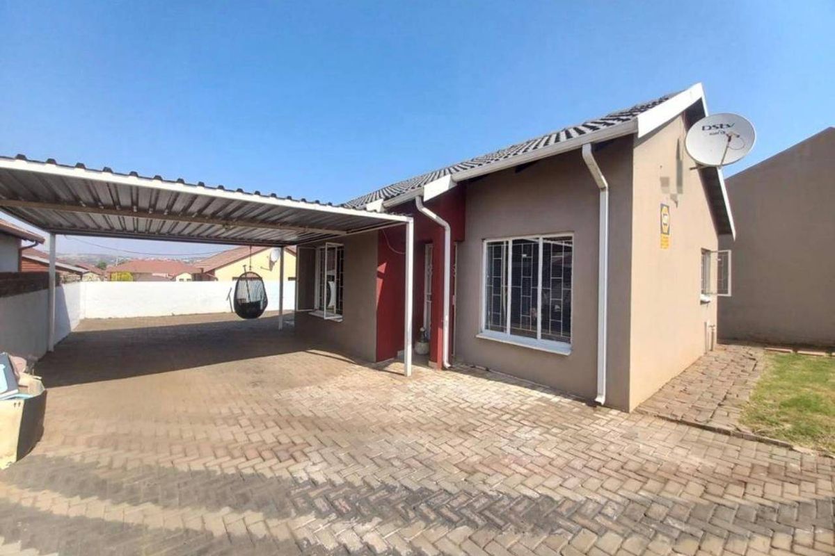 House For Sale In Pretoria - Photo 3