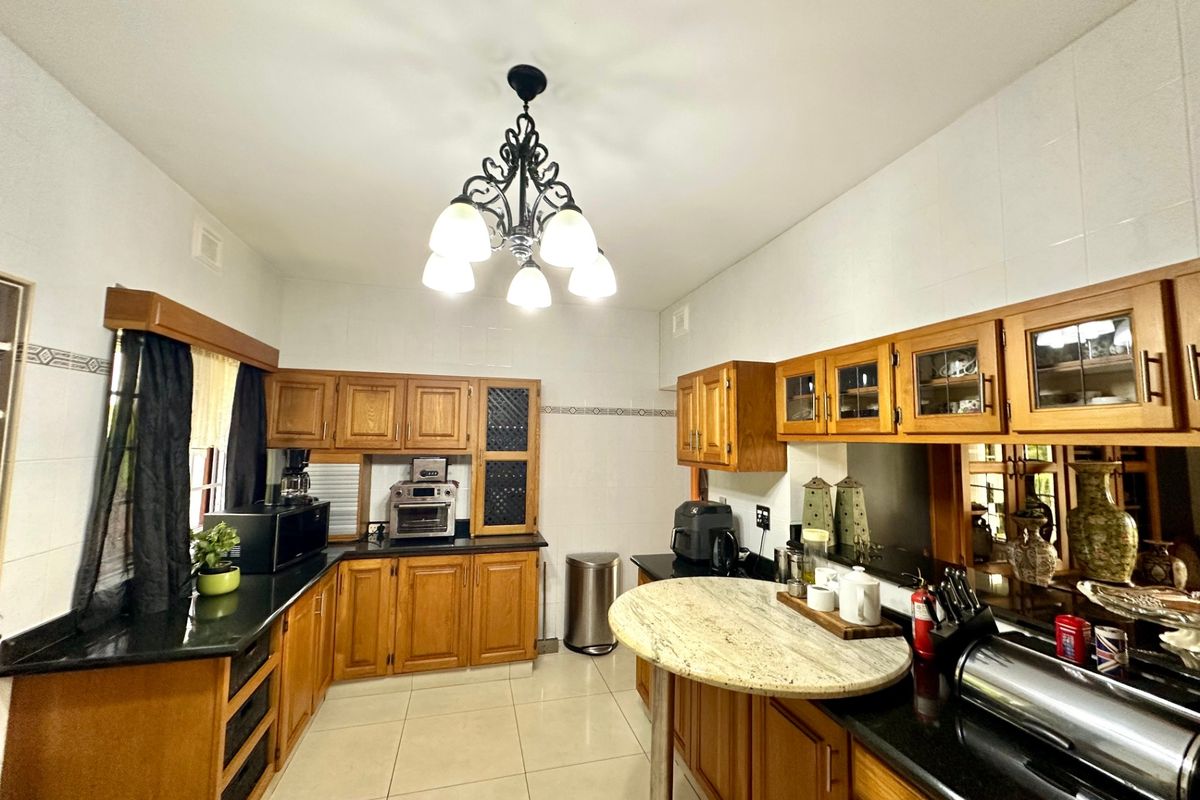 House For Sale In Margate - Photo 4