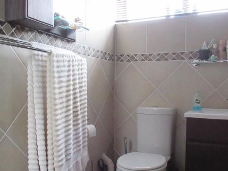 Apartment For Sale In Edenvale - Photo 10