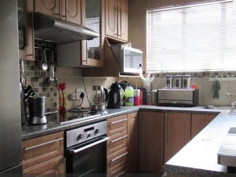 Apartment For Sale In Edenvale - Photo 2