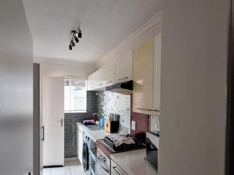 Townhouse For Sale In Kempton Park - Photo 2