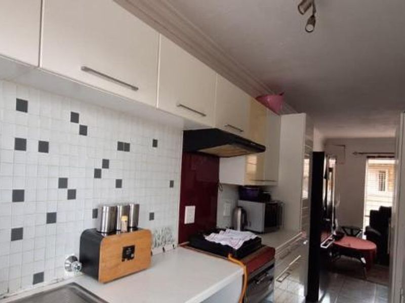 Townhouse For Sale In Kempton Park - Photo 3