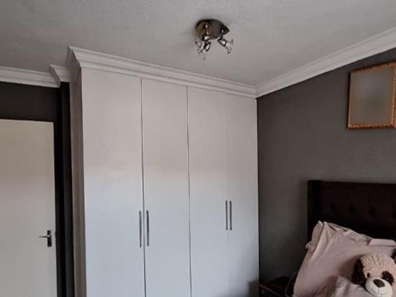 Townhouse For Sale In Kempton Park - Photo 10