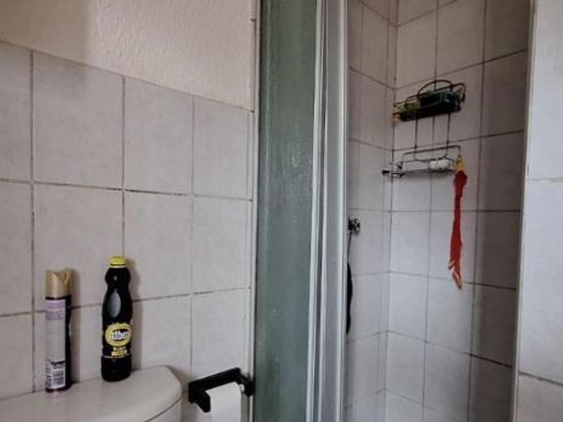 Townhouse For Sale In Kempton Park - Photo 9