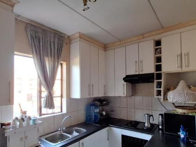 Apartment For Sale In Kempton Park - Photo 6