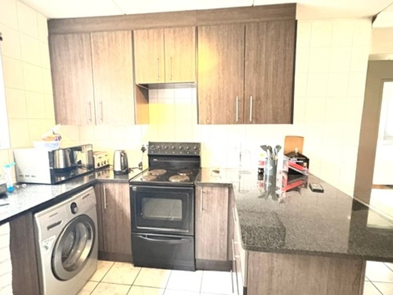 Apartment For Sale In Midrand - Photo 6