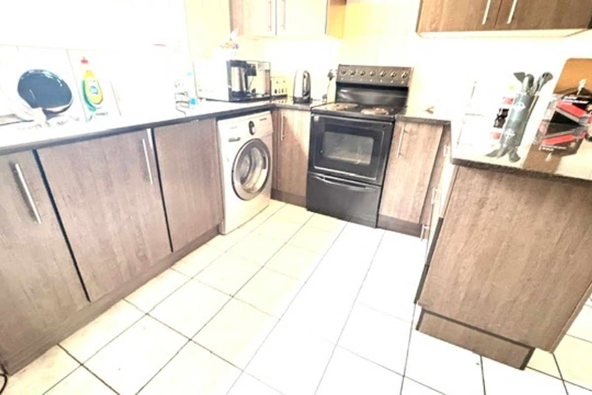 Apartment For Sale In Midrand - Photo 4