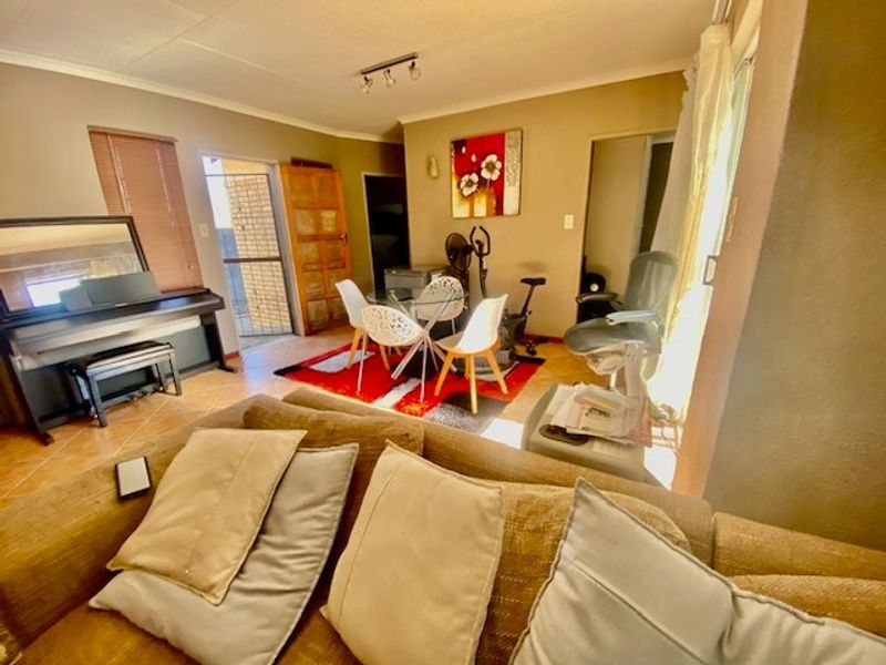 Townhouse For Sale In Midrand - Photo 9