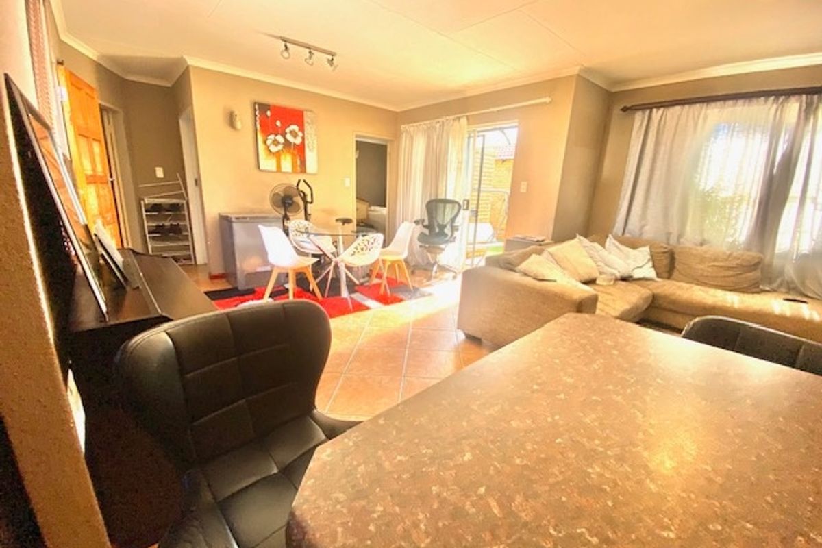 Townhouse For Sale In Midrand - Photo 5
