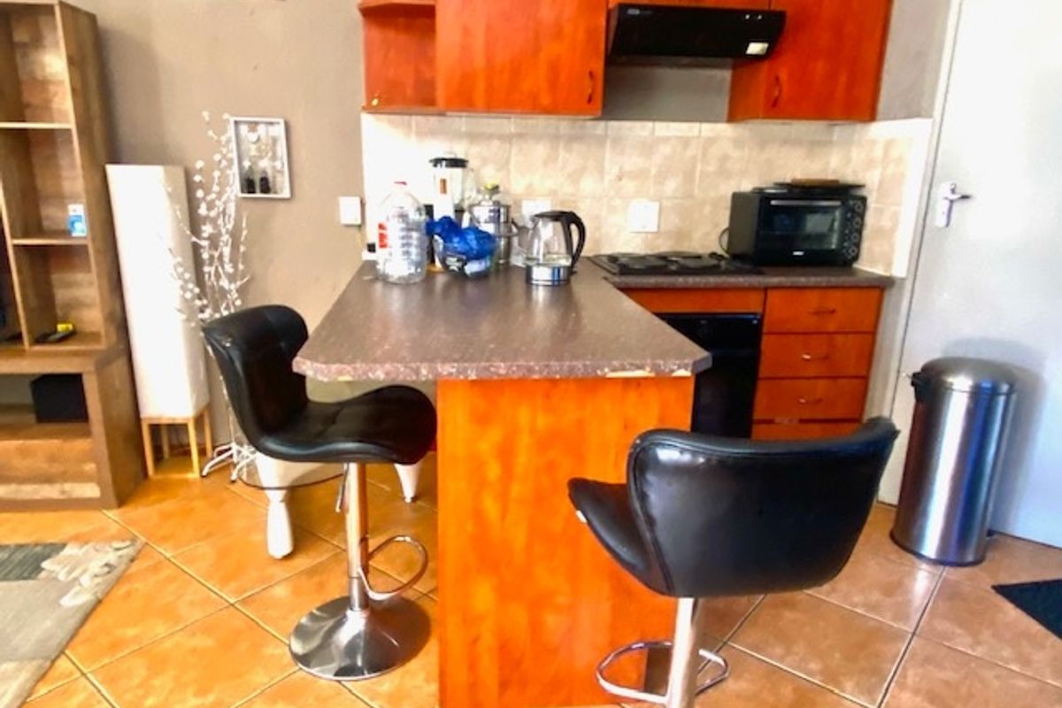 Townhouse For Sale In Midrand - Photo 2