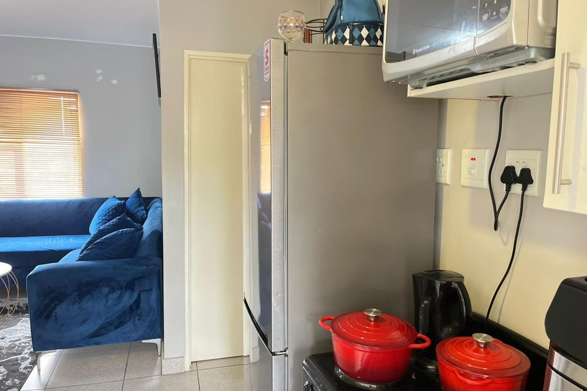 Apartment For Sale In Midrand - Photo 2