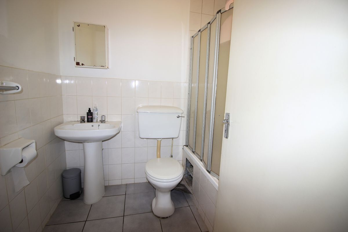 Apartment Rental Monthly In Sandton - Photo 5