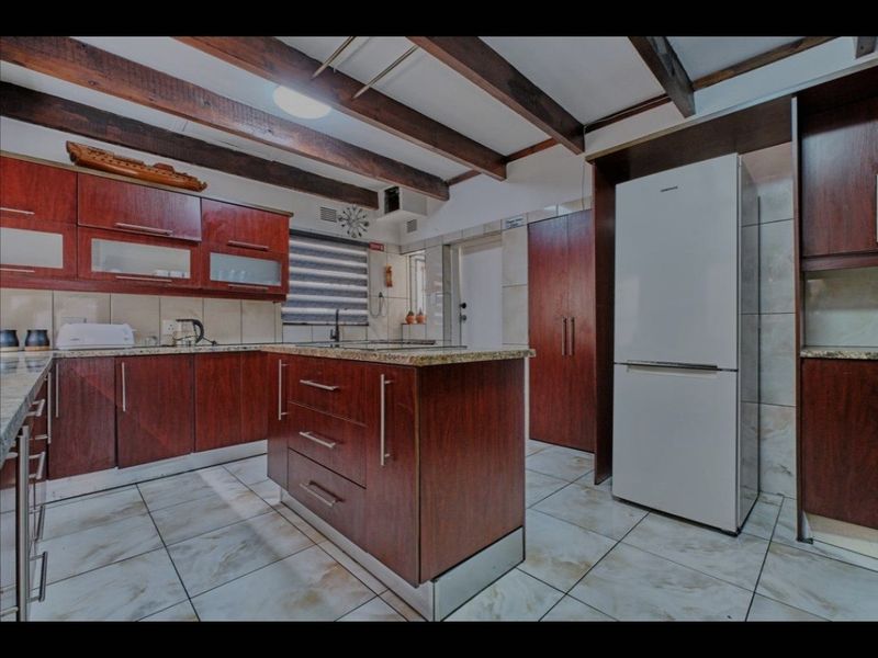 House Rental Monthly In Sandton - Photo 9