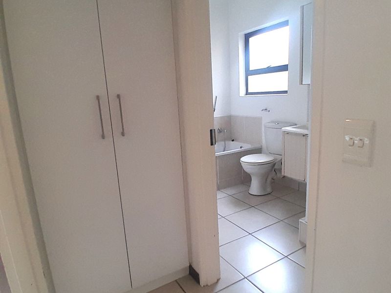 Apartment Rental Monthly In Sandton - Photo 6