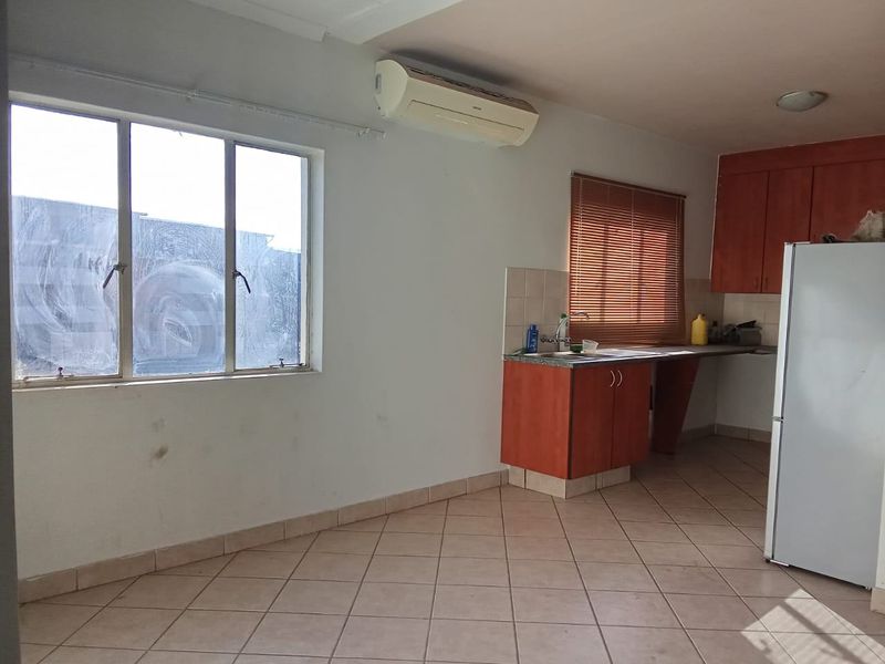 Apartment For Sale In Midrand - Photo 3