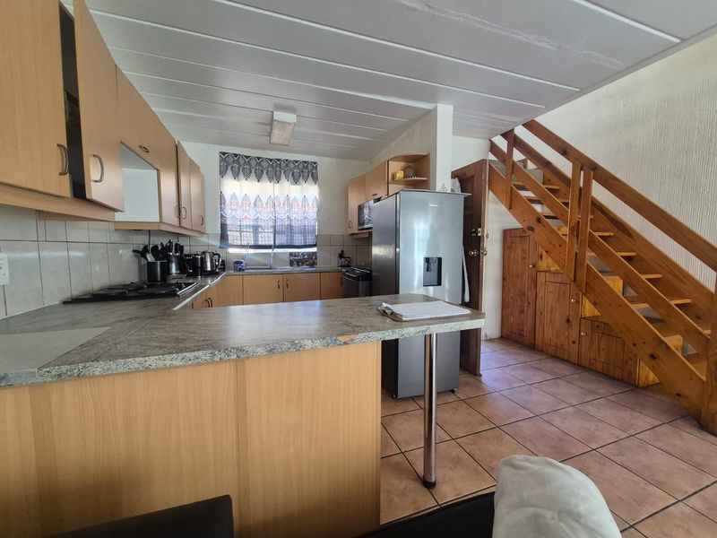 Townhouse Rental Monthly In Kempton Park - Photo 6