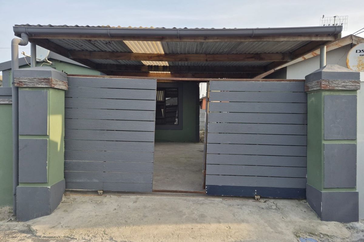 House For Sale In Khayelitsha - Photo 2