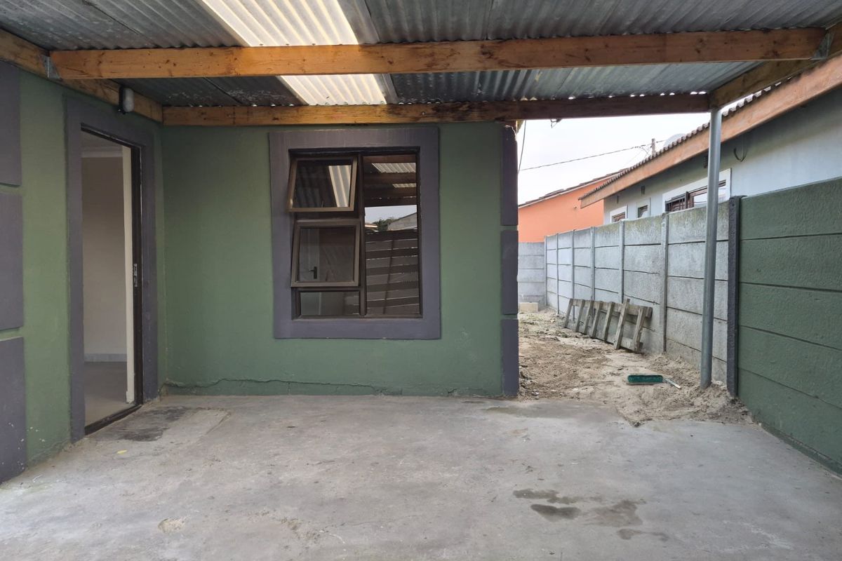 House For Sale In Khayelitsha - Photo 4