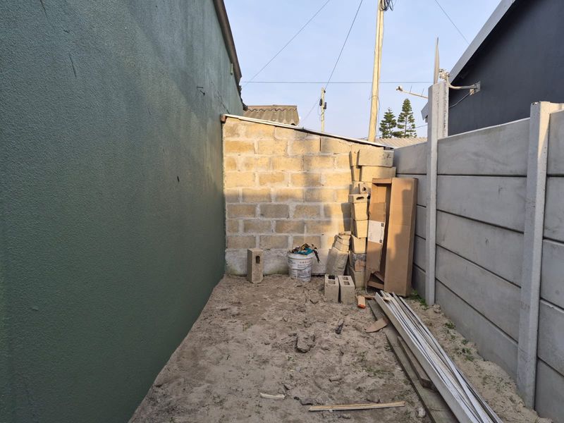 House For Sale In Khayelitsha - Photo 6