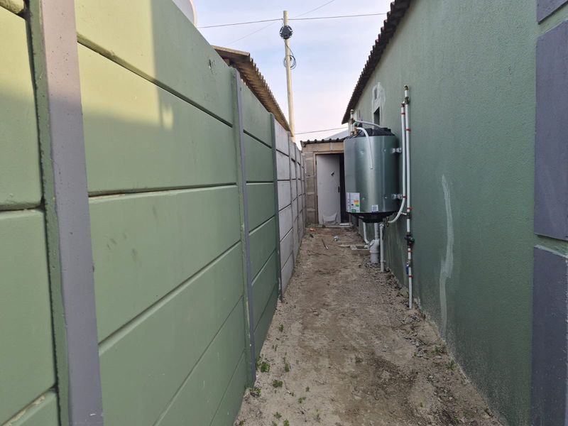 House For Sale In Khayelitsha - Photo 9