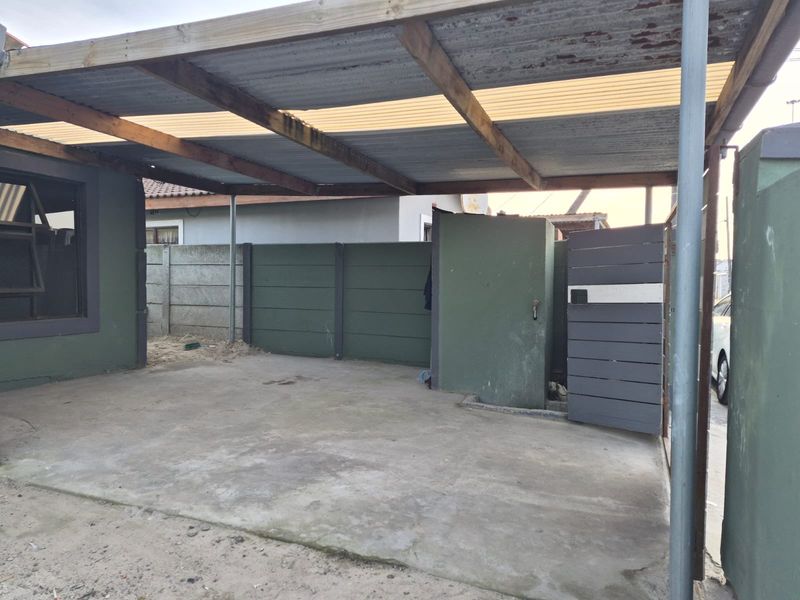 House For Sale In Khayelitsha - Photo 7