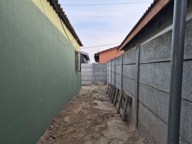 House For Sale In Khayelitsha - Photo 5