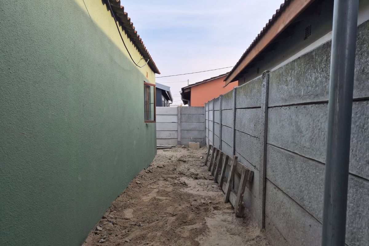 House For Sale In Khayelitsha - Photo 5