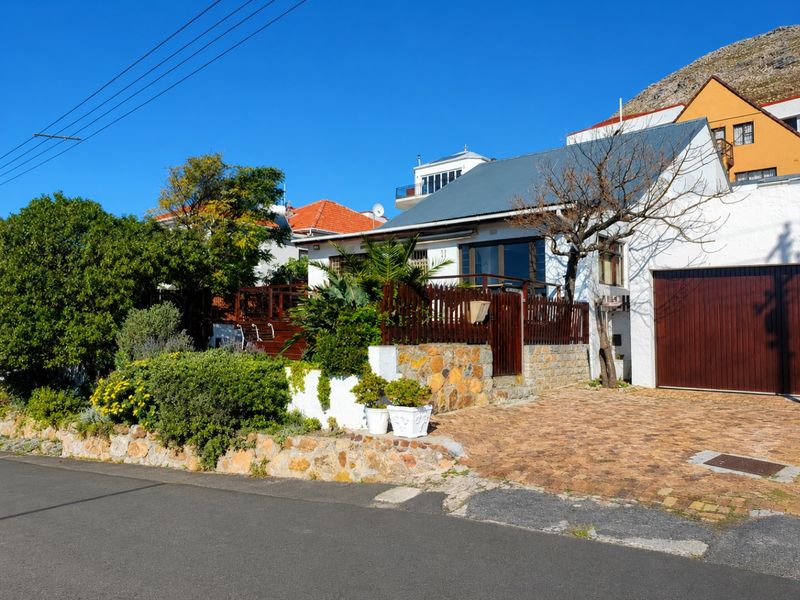 House Rental Monthly In Simons Town - Photo 2
