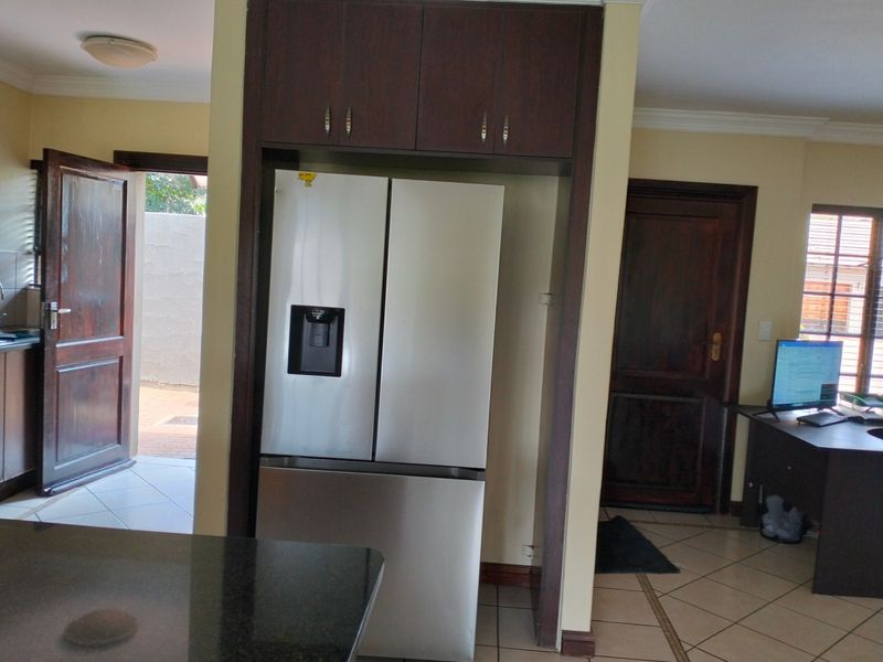 Townhouse For Sale In Centurion - Photo 10