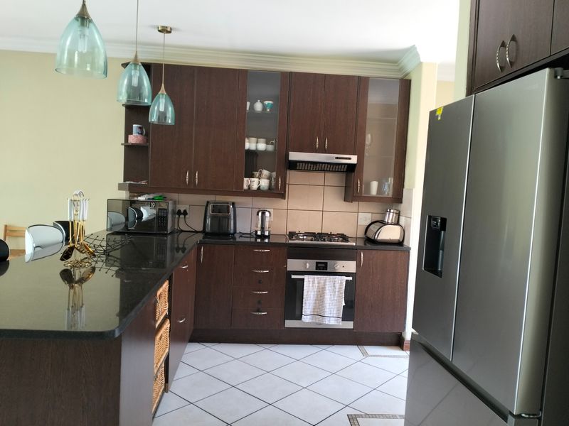 Townhouse For Sale In Centurion - Photo 4