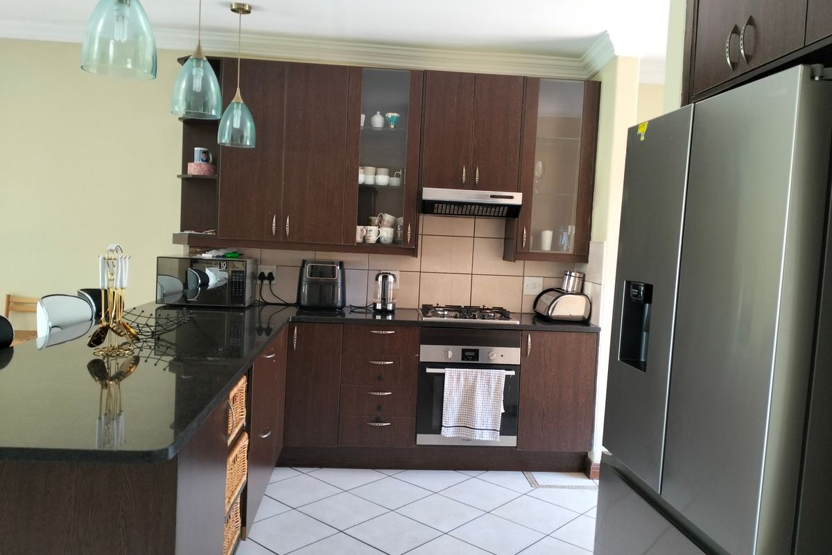 Townhouse For Sale In Centurion - Photo 4