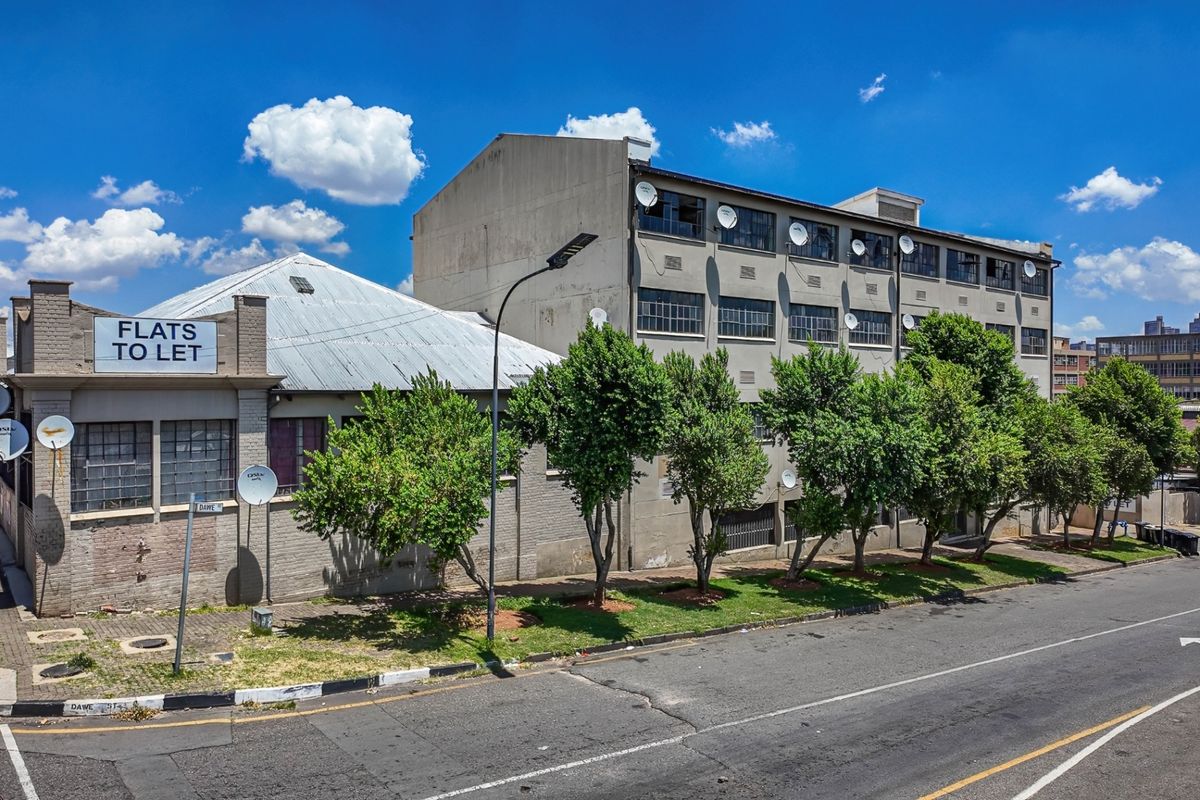 Apartment For Sale In Johannesburg - Photo 4
