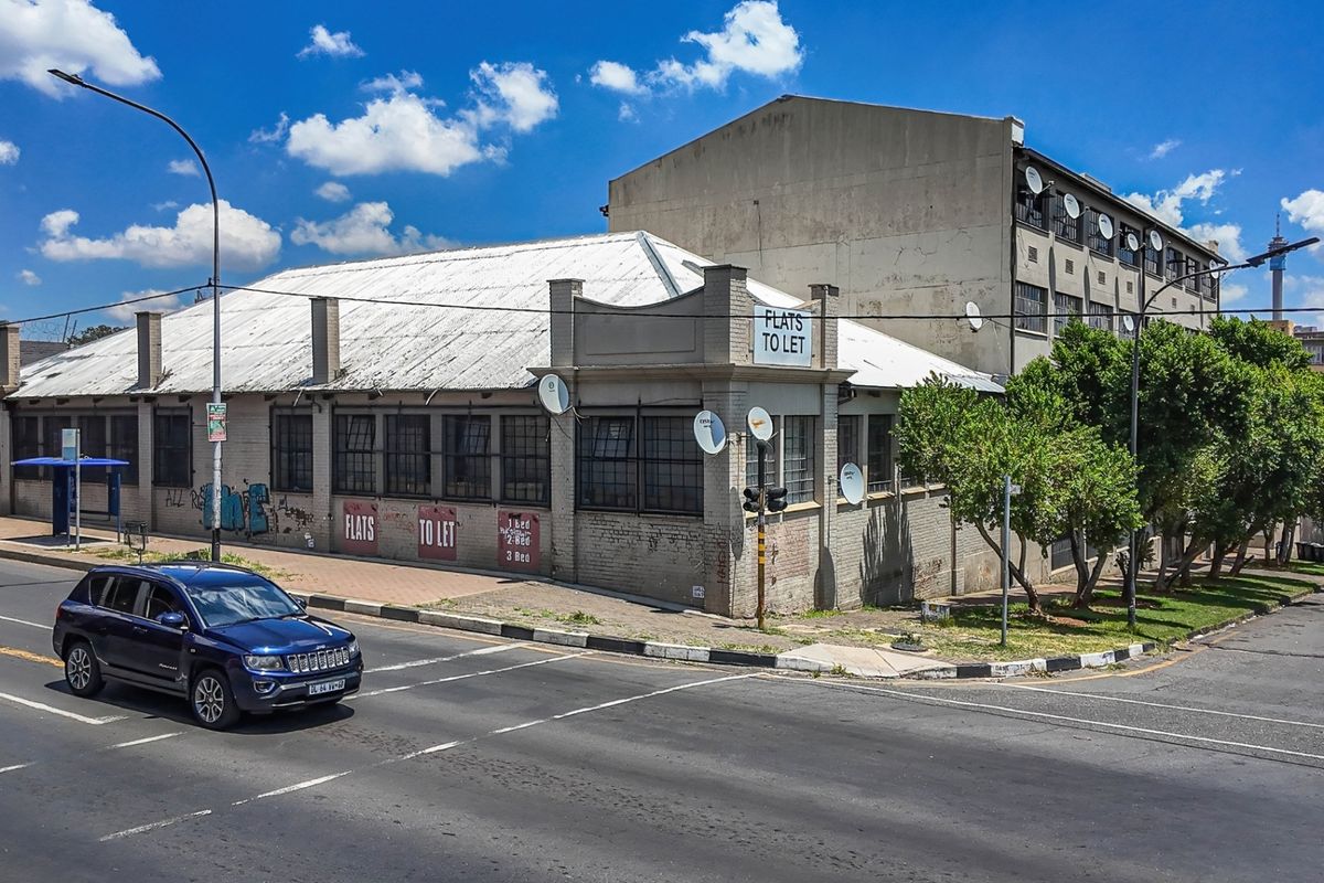 Apartment For Sale In Johannesburg - Photo 2