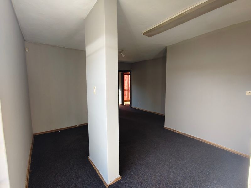 Commercial For Sale In Bloemfontein - Photo 10