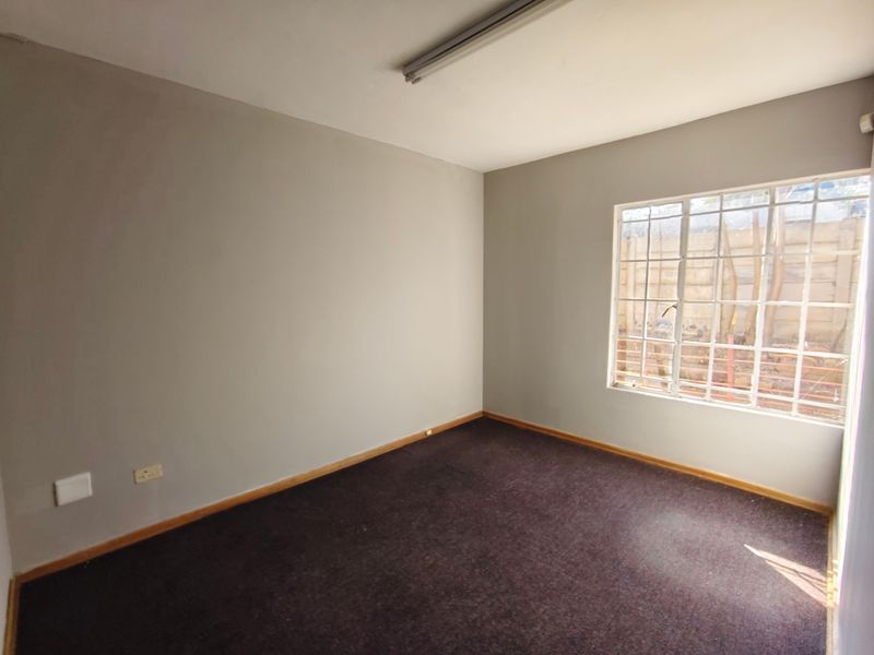 Commercial For Sale In Bloemfontein - Photo 4
