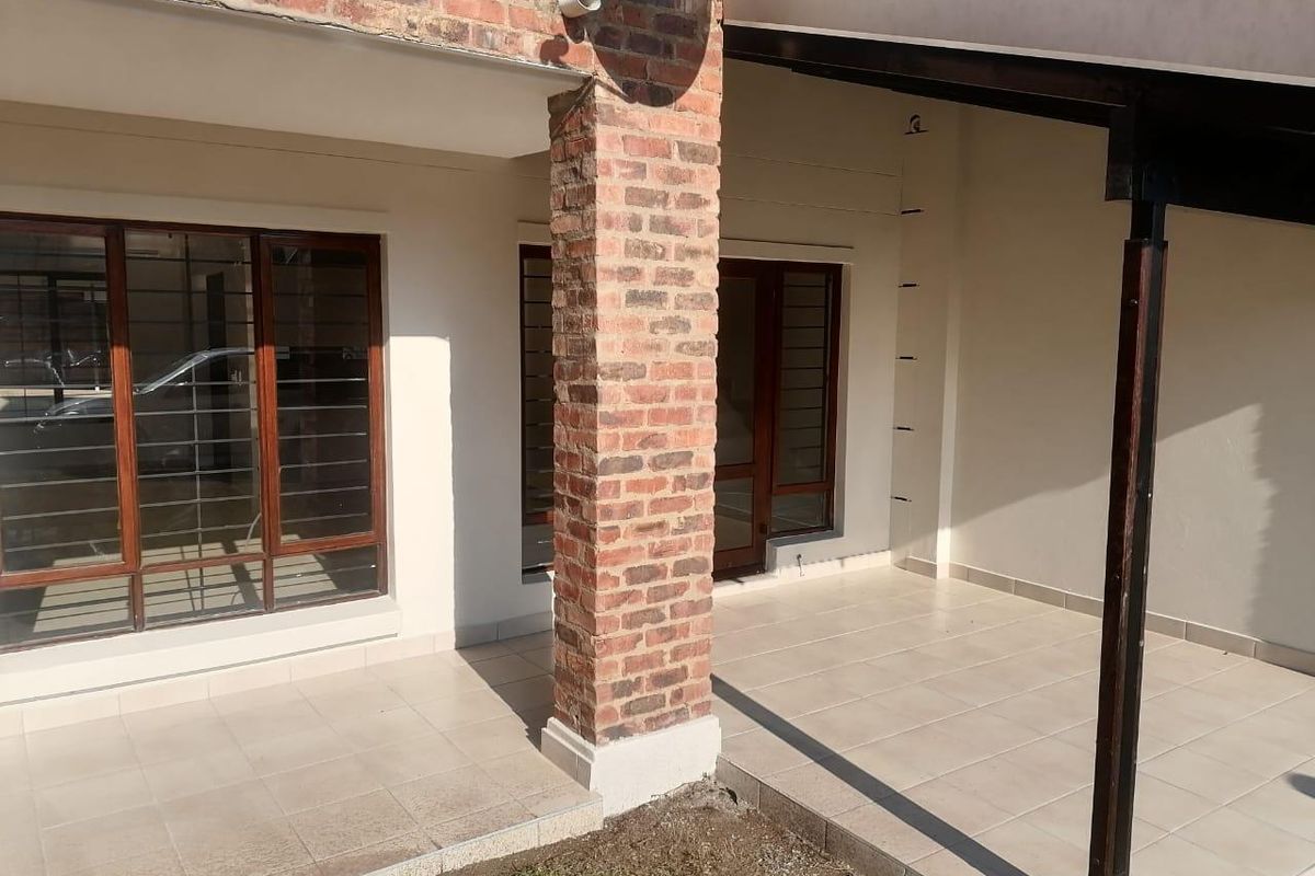 Townhouse Rental Monthly In Midrand - Photo 2