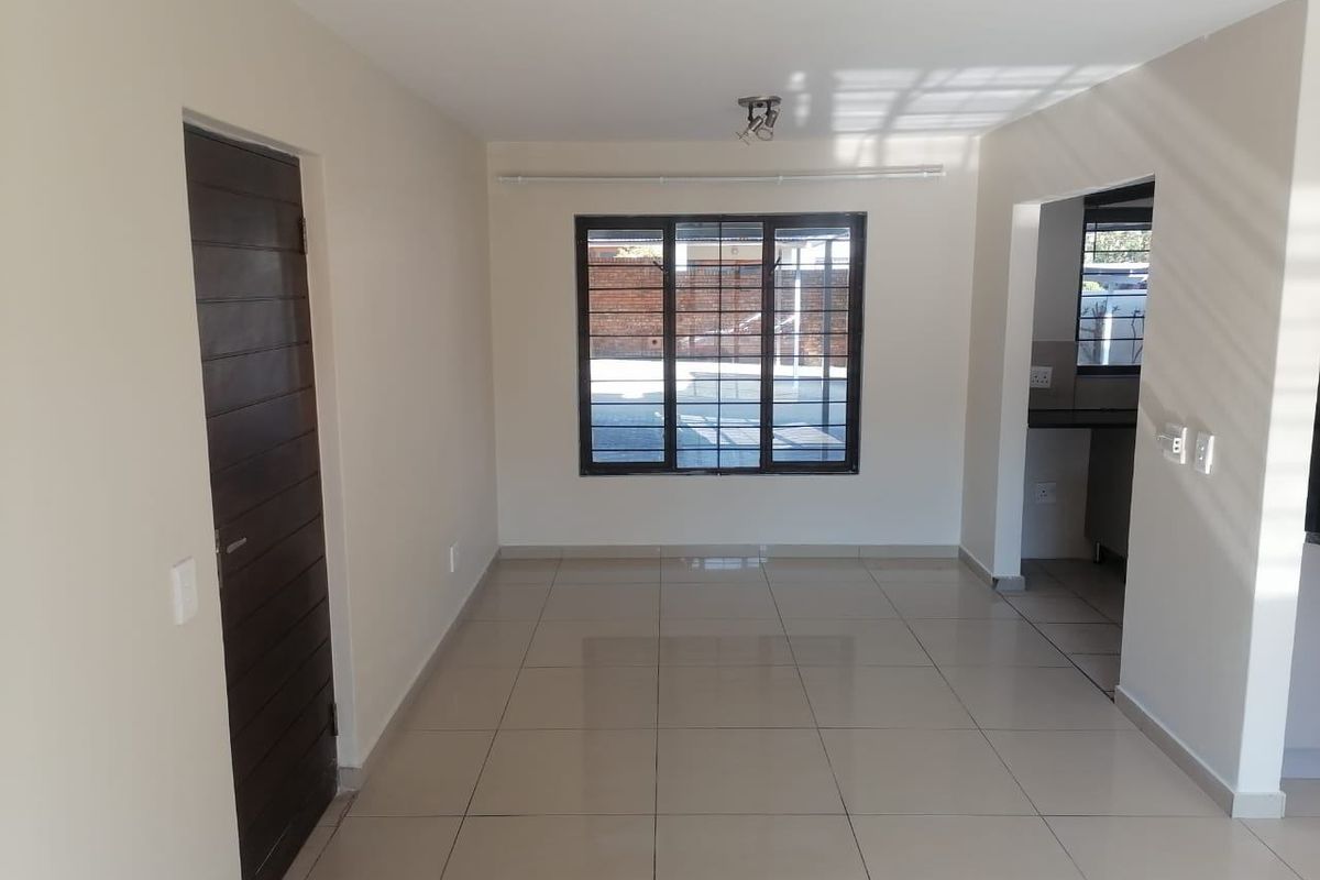 Townhouse Rental Monthly In Midrand - Photo 4
