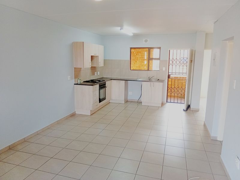 Apartment For Sale In Alberton - Photo 3