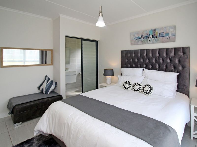 Apartment Rental Monthly In Midrand - Photo 8
