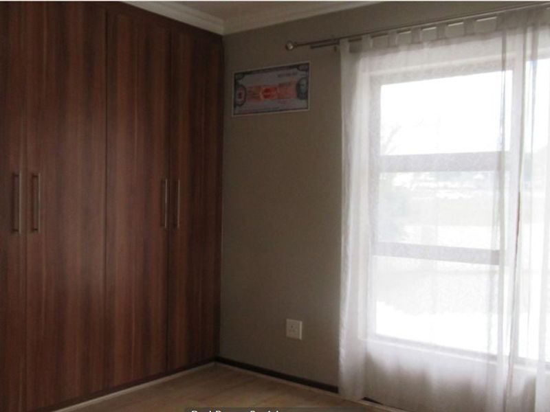Apartment For Sale In Midrand - Photo 8