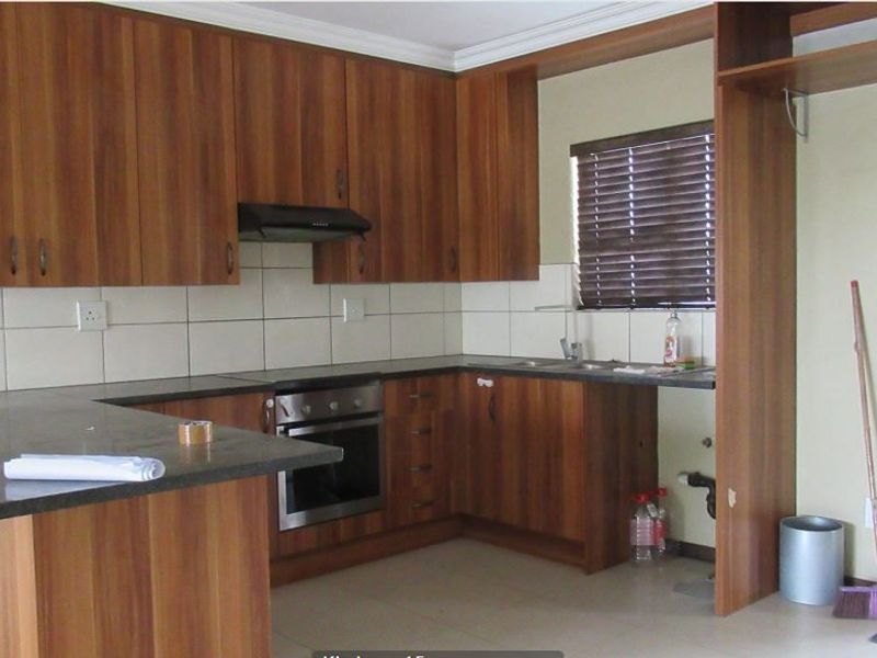 Apartment For Sale In Midrand - Photo 3