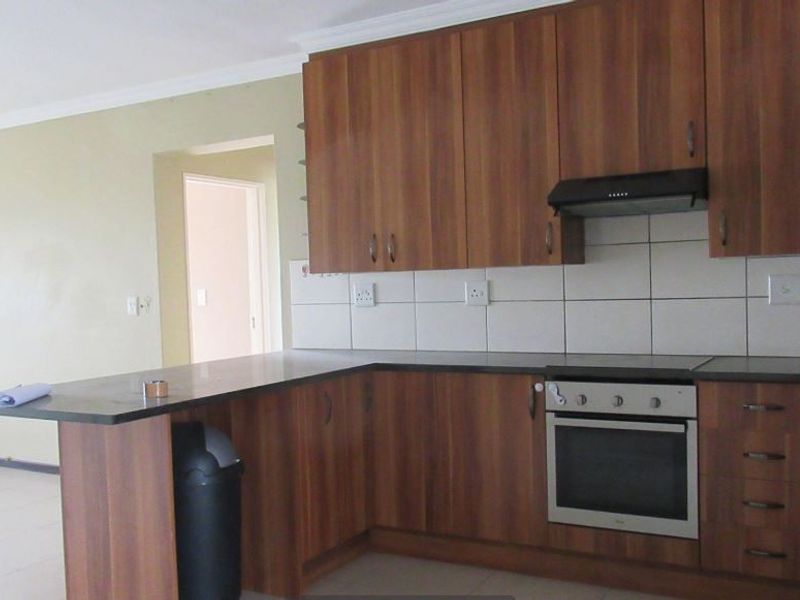 Apartment For Sale In Midrand - Photo 2