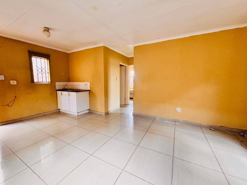 House For Sale In Soweto - Photo 5