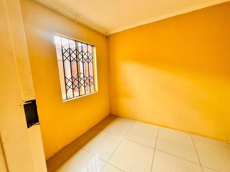 House For Sale In Soweto - Photo 10