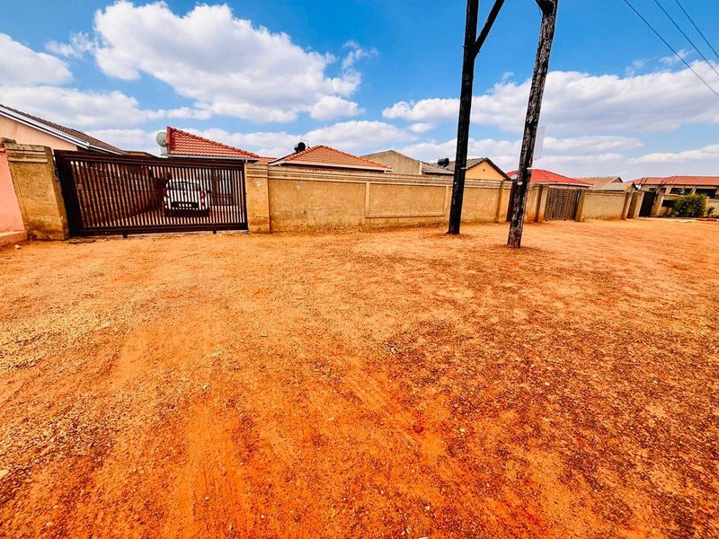 House For Sale In Soweto - Photo 2