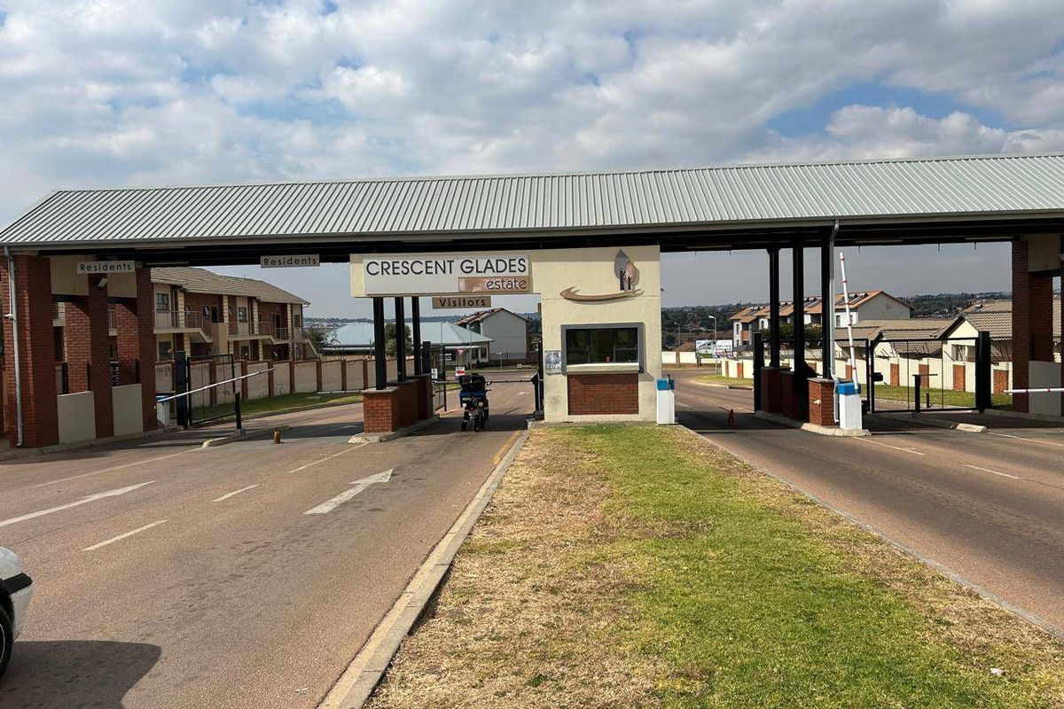 Apartment For Sale In Midrand - Photo 2