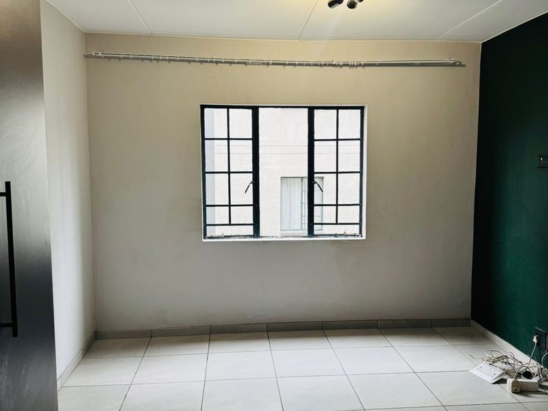 Apartment For Sale In Roodepoort - Photo 10