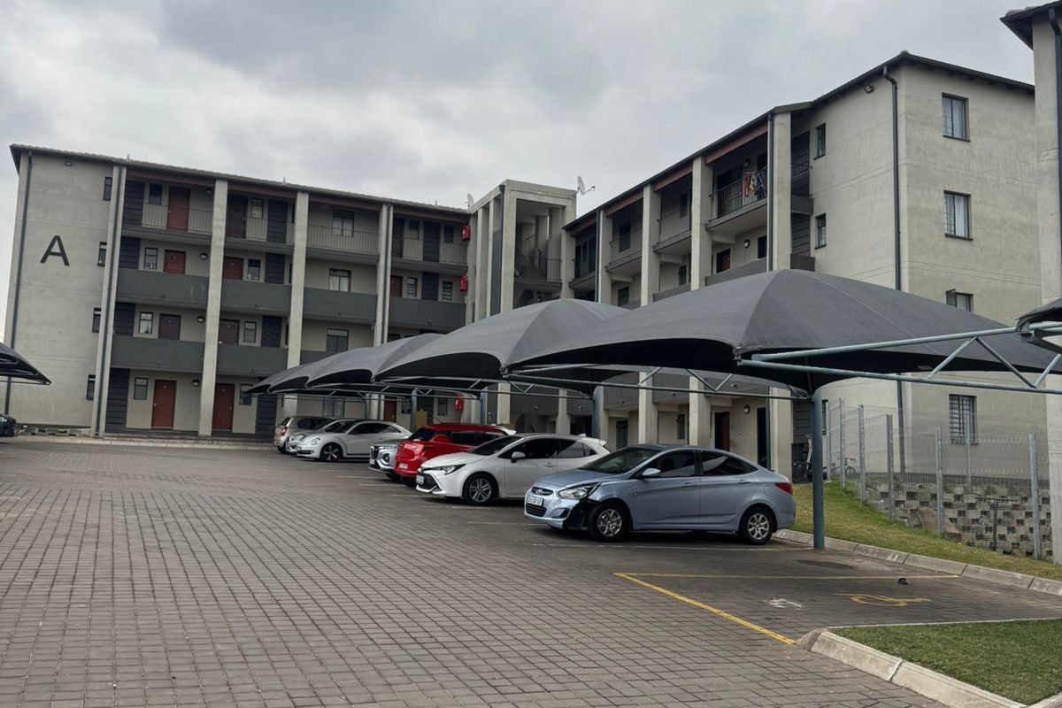 Apartment For Sale In Roodepoort - Photo 2