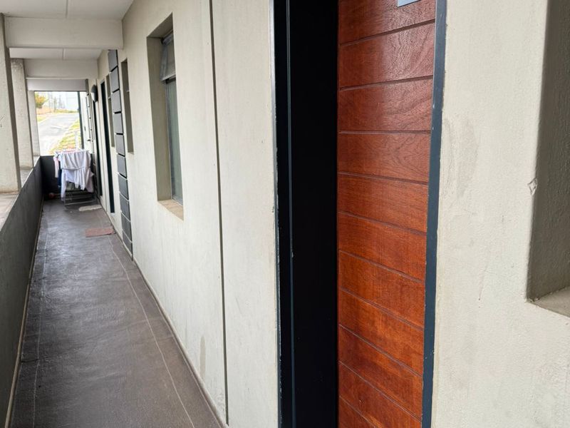 Apartment For Sale In Roodepoort - Photo 4